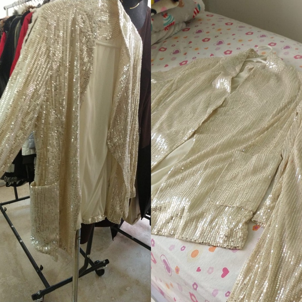 *RESTOCKED* Bottoms Up Champagne Sequin Blazer - Picture 6 of 7